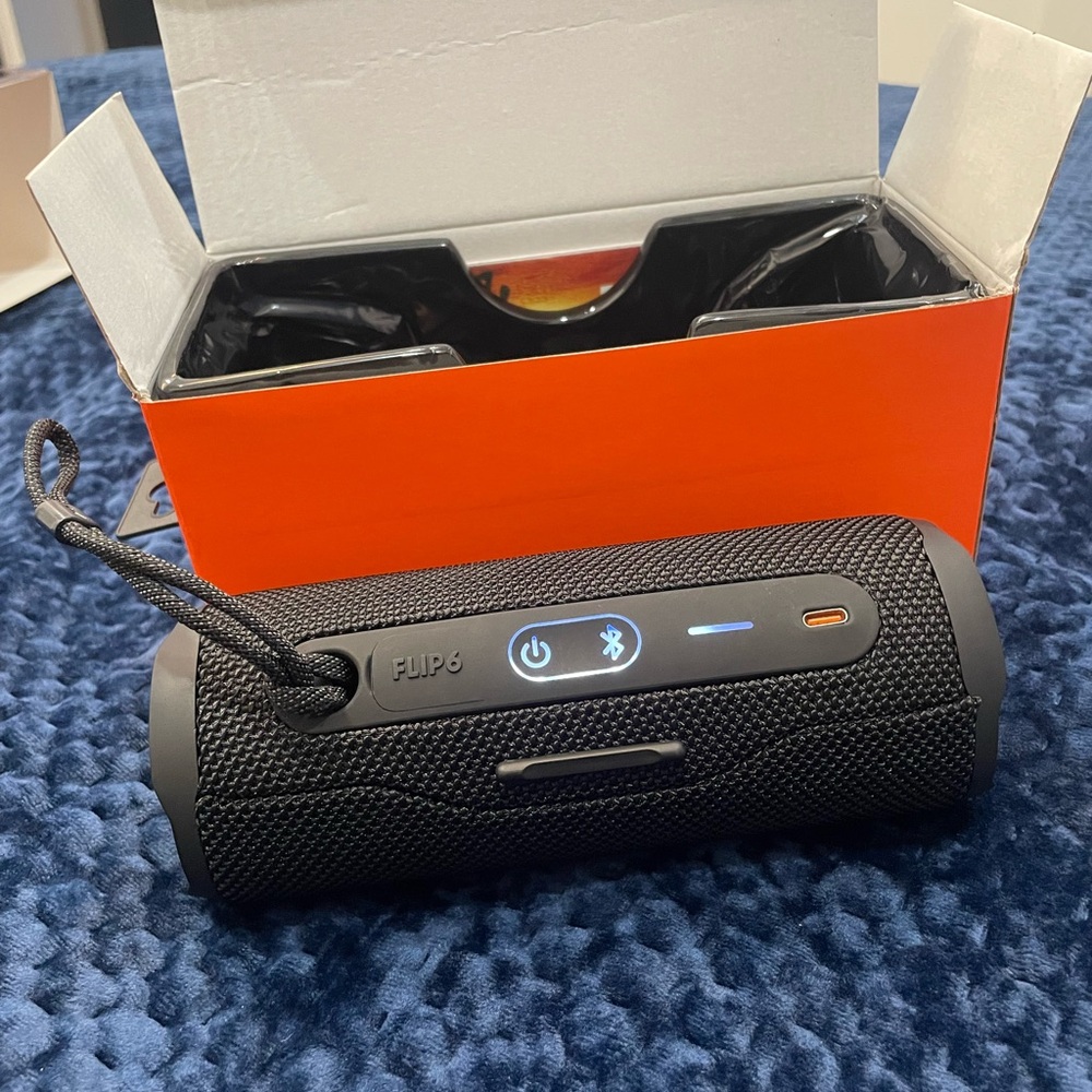 Jbl flip 6 speaker